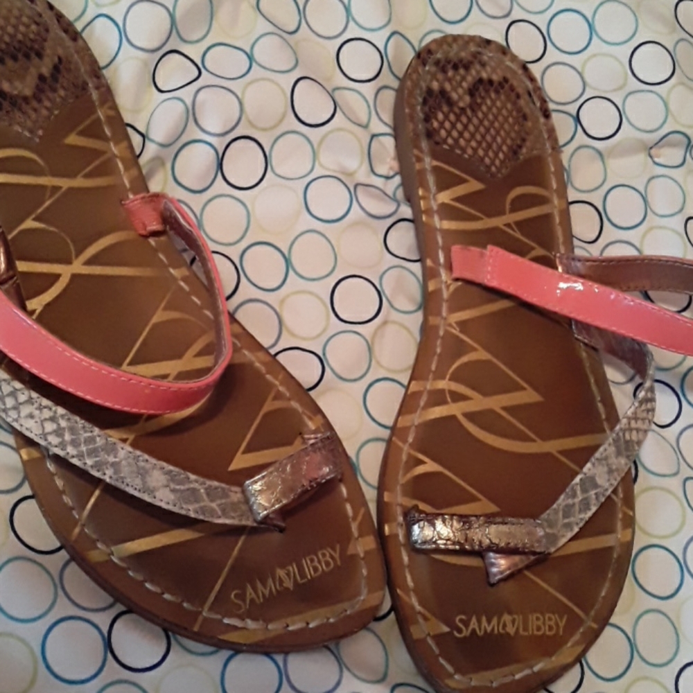 Sandles